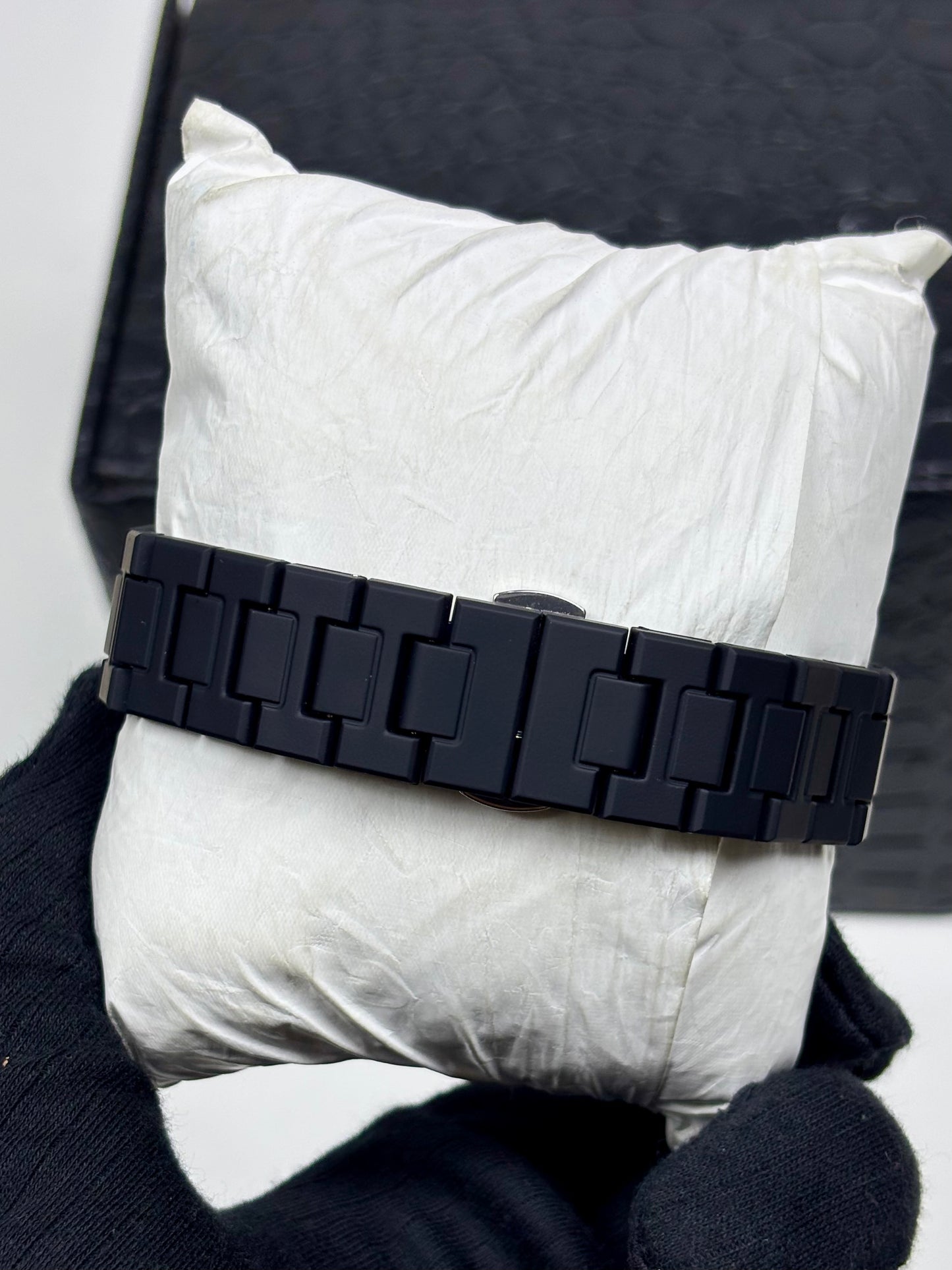 Black Aura watch