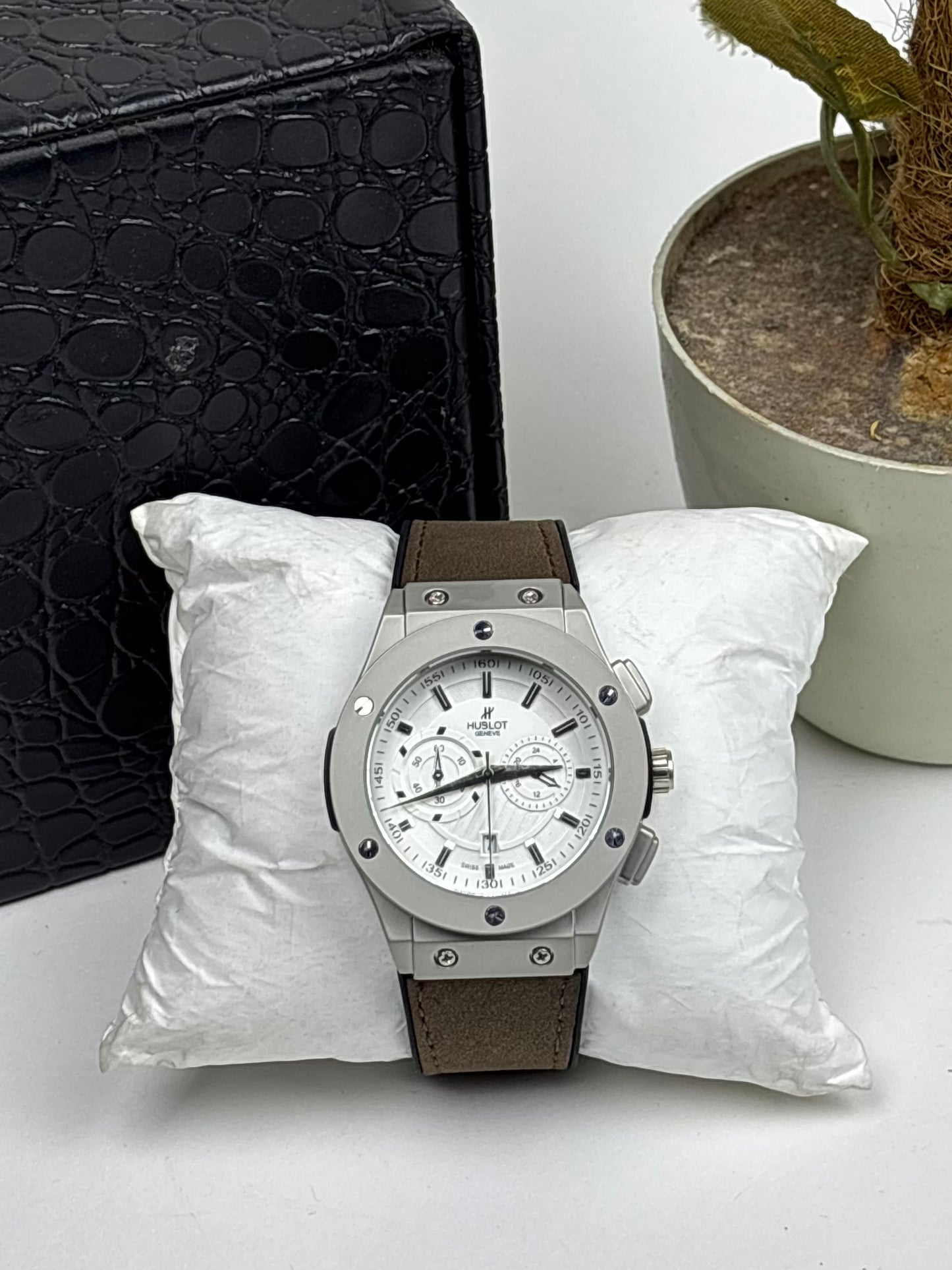 Hub Watch