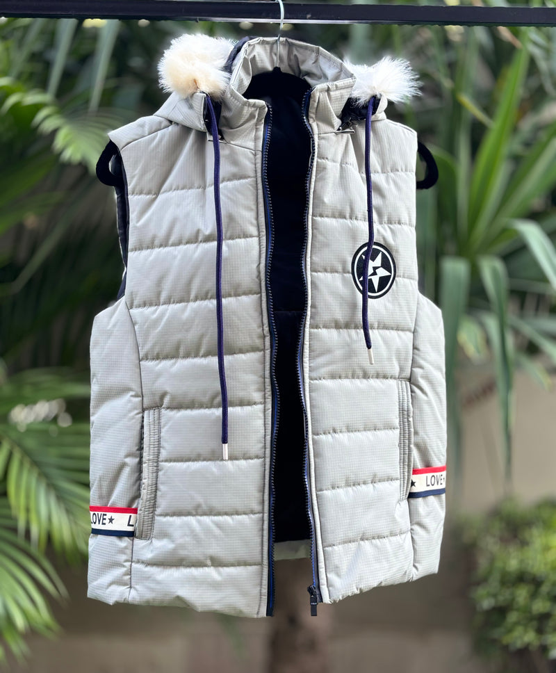 Sleeveless puffer jacket