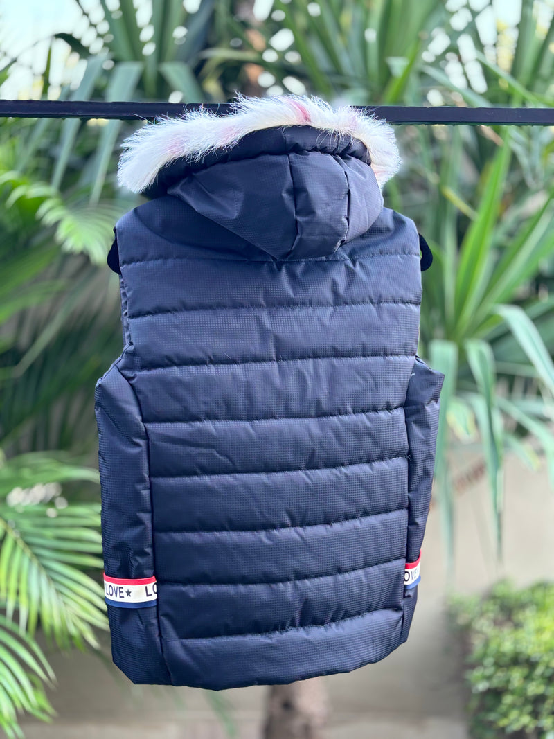 Sleeveless puffer jacket