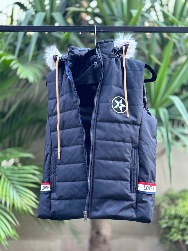 Sleeveless puffer jacket