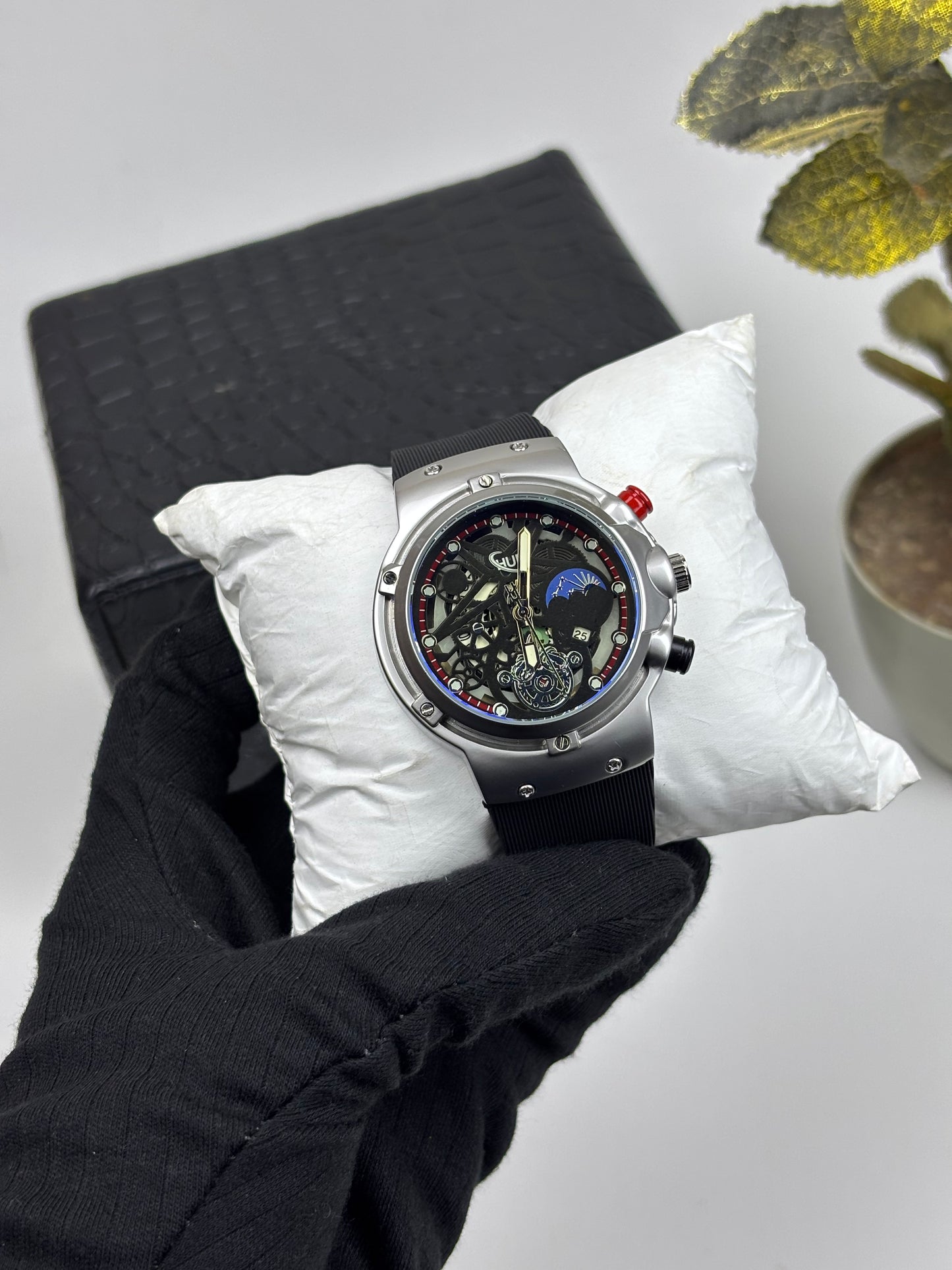 Hub Watch