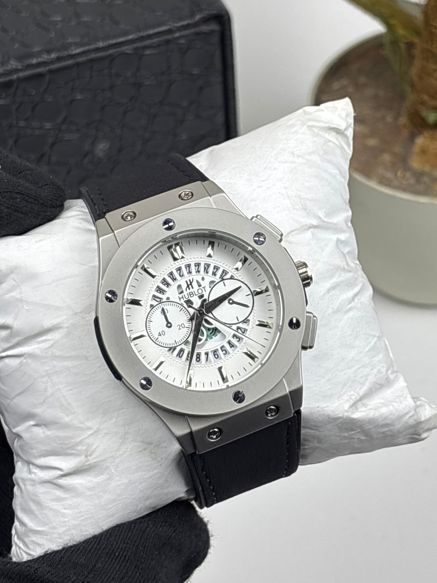 Hub Watch